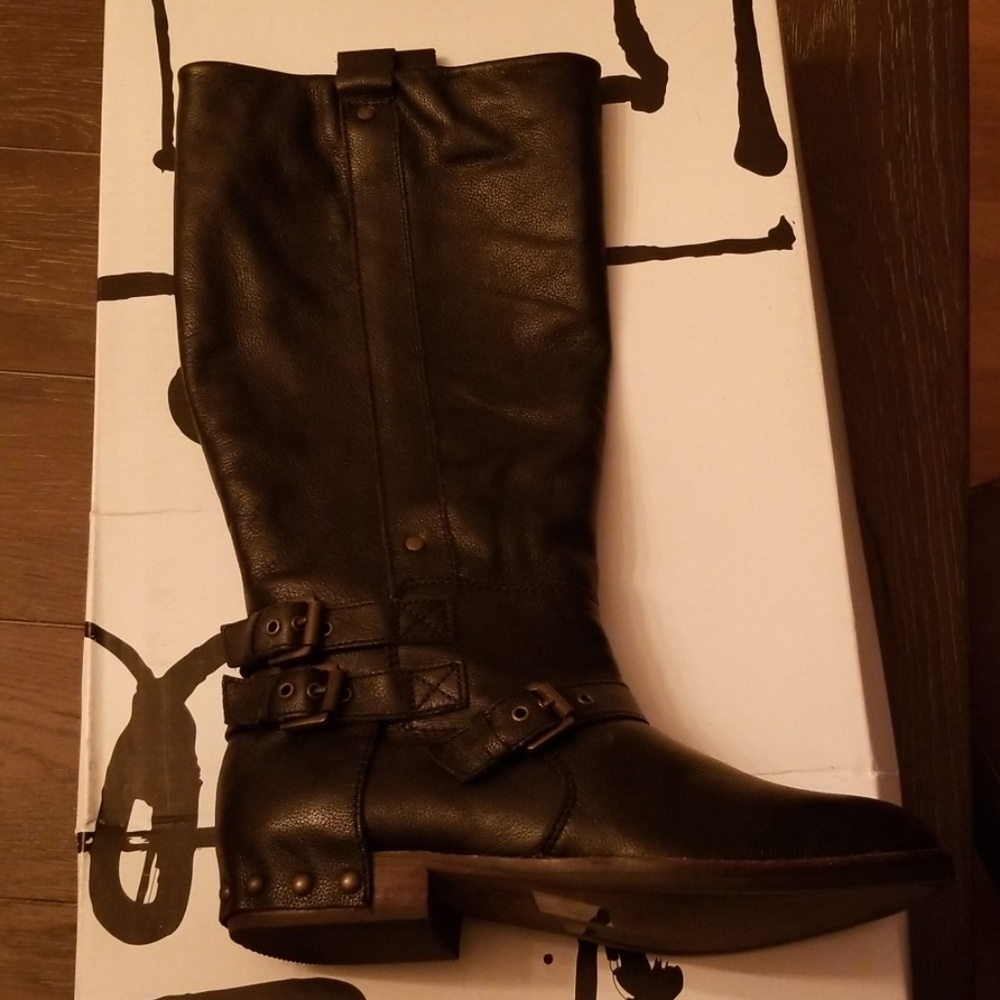 NEW Dolce Vita Black Leather Boot Size 9